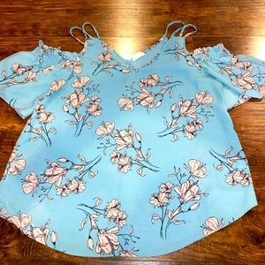 Sienna Sky blue/pink open shoulder top